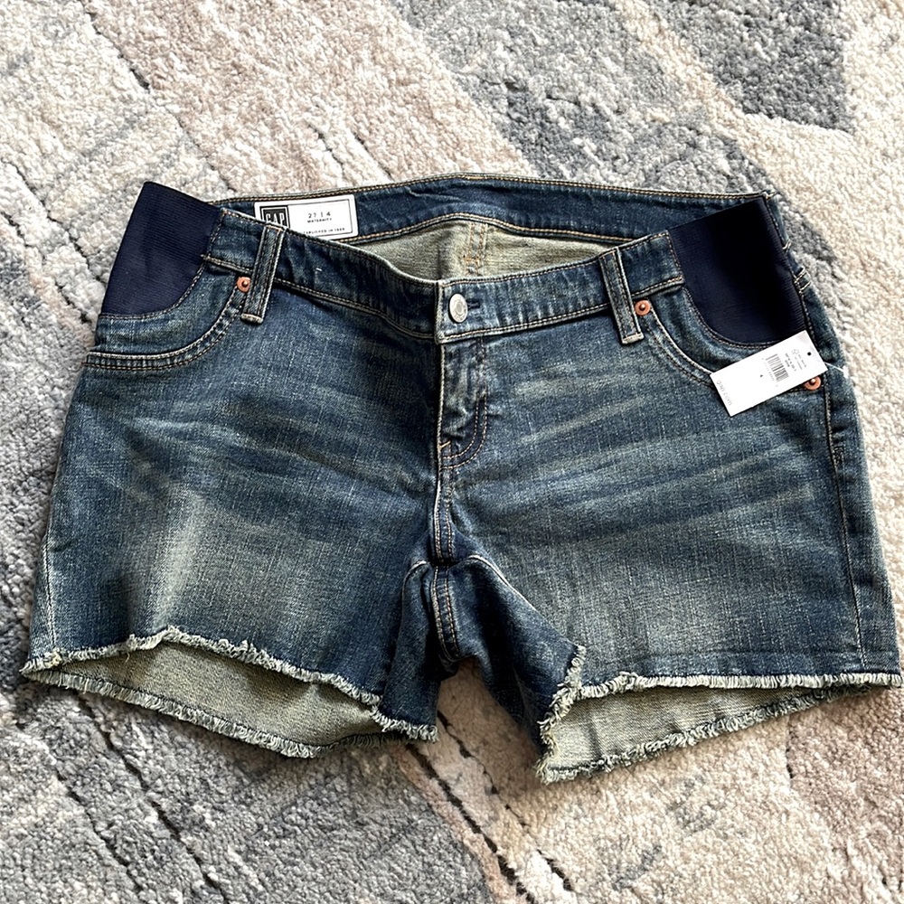 NWT Gap Denim Maternity Shorts